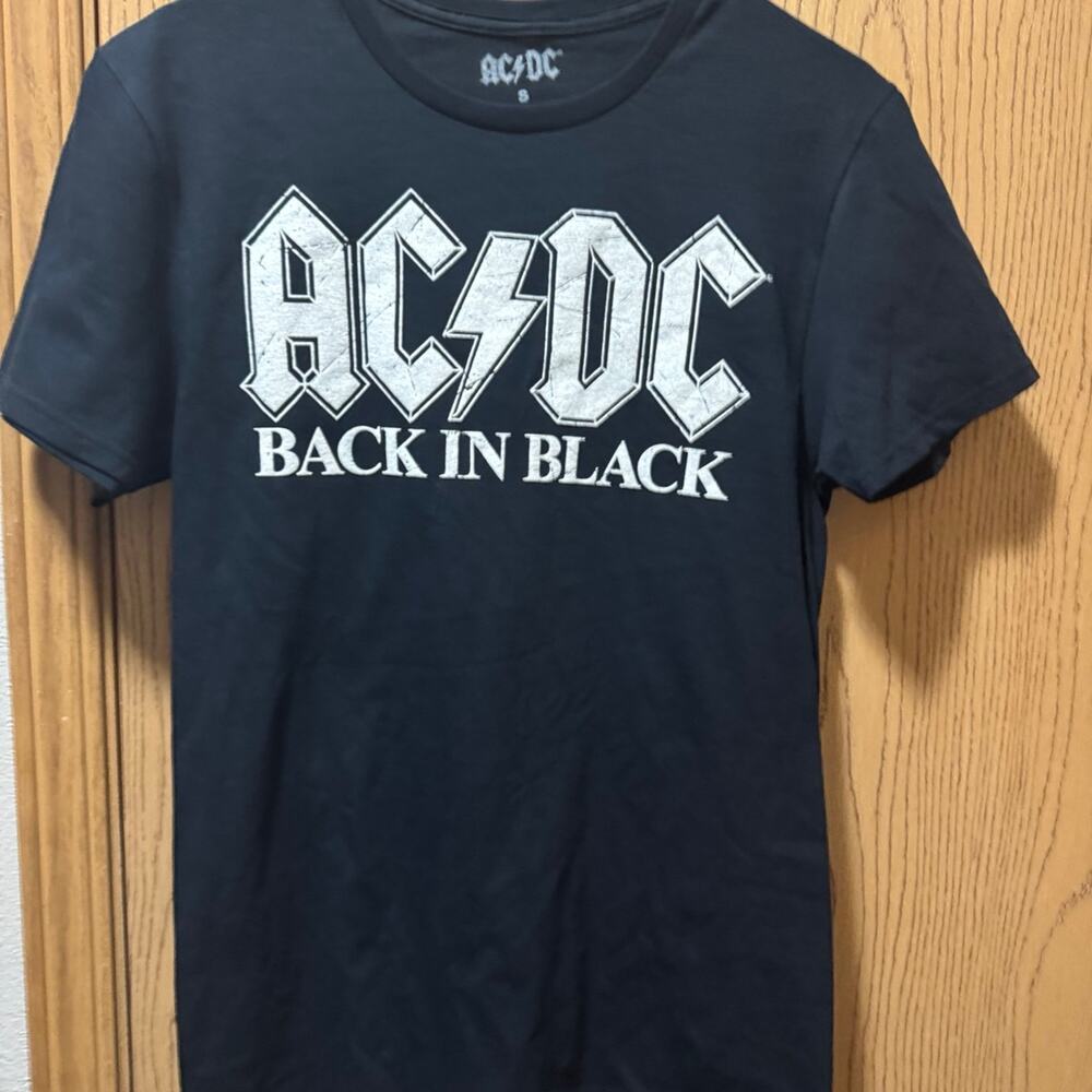 AC/DC t-shirt size small